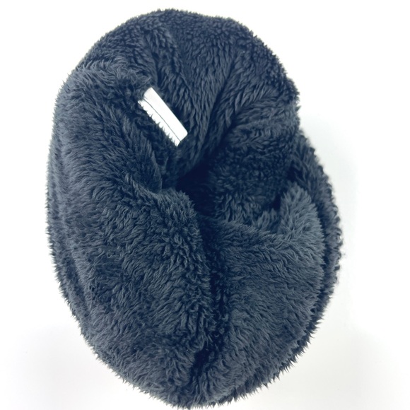 Women’s The North Face Gray & Black Beanie - Picture 4 of 4